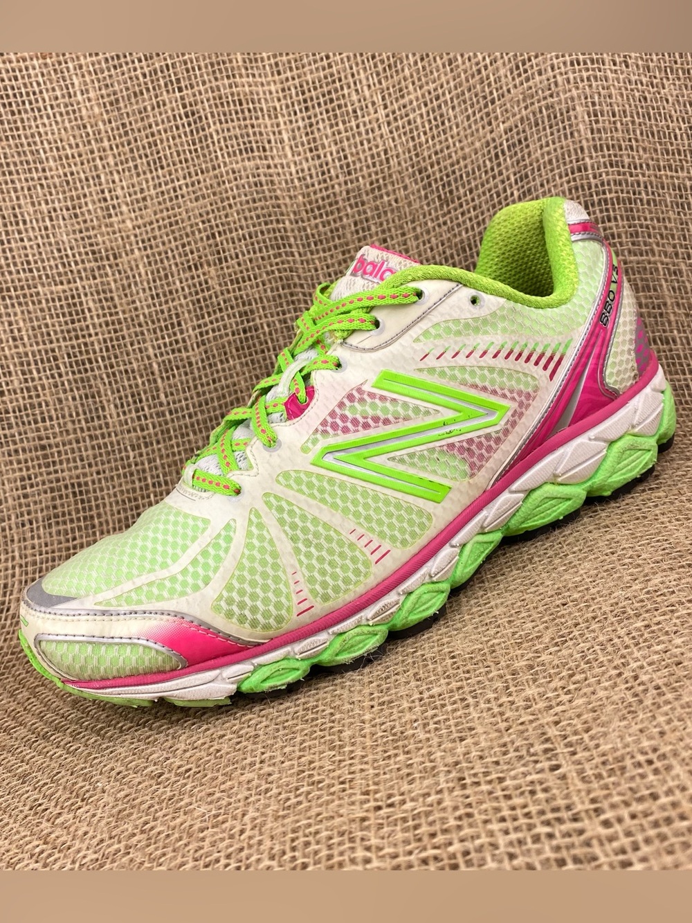 New balance running shoes 880 pink fluorescent green white women’s size 10.5
